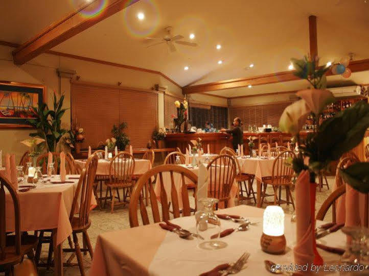 Tradewinds Hotel San Fernando Restaurant photo
