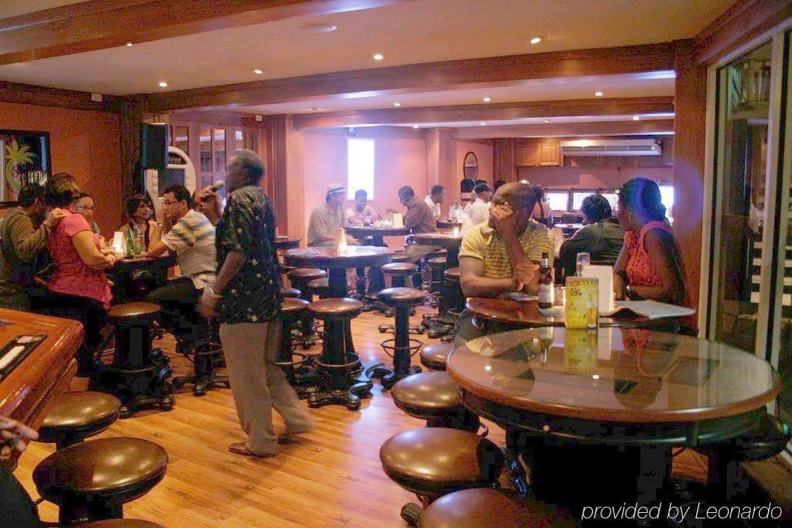 Tradewinds Hotel San Fernando Restaurant photo